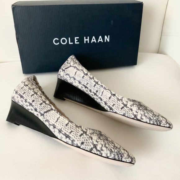 Cole Haan Kathryn Snake Print Wedge Pump Heels 8 - Picture 11 of 13